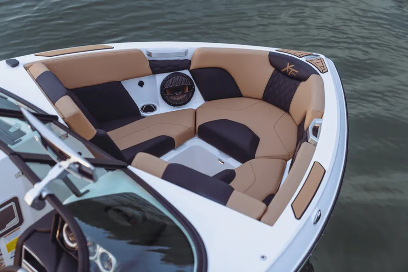 Slide: The Image of Mastercraft XT22 T 2025 - 52