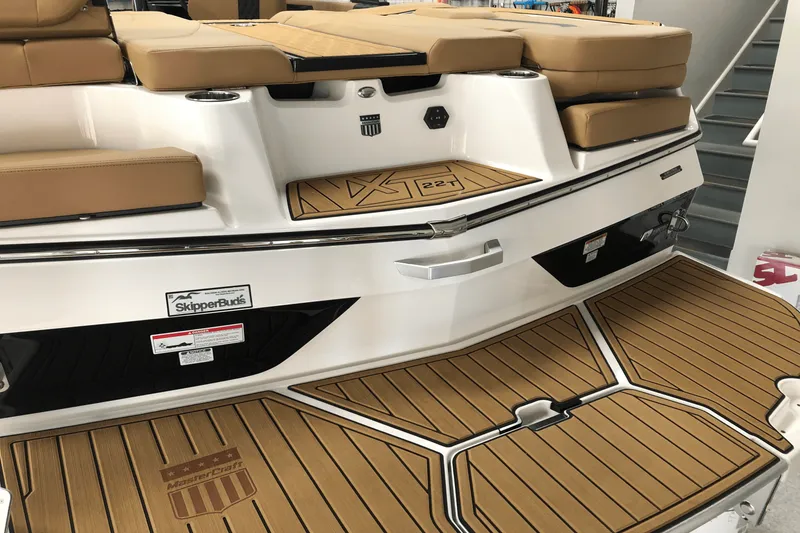 Slide: The Image of Mastercraft XT22 T 2025 - 8