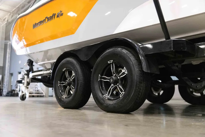 Slide: The Image of MasterCraft NXT22 2024 - 5