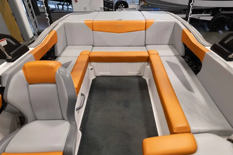 Slide: The Image of MasterCraft NXT22 2024 - 22