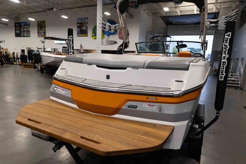 Slide: The Image of MasterCraft NXT22 2024 - 10