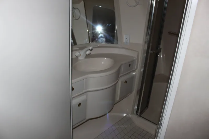 Slide: The Image of Sea Ray 630 Super Sun Sport 1996 - 42