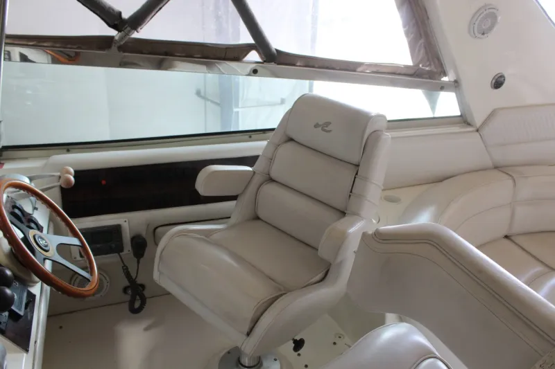 Slide: The Image of Sea Ray 630 Super Sun Sport 1996 - 23