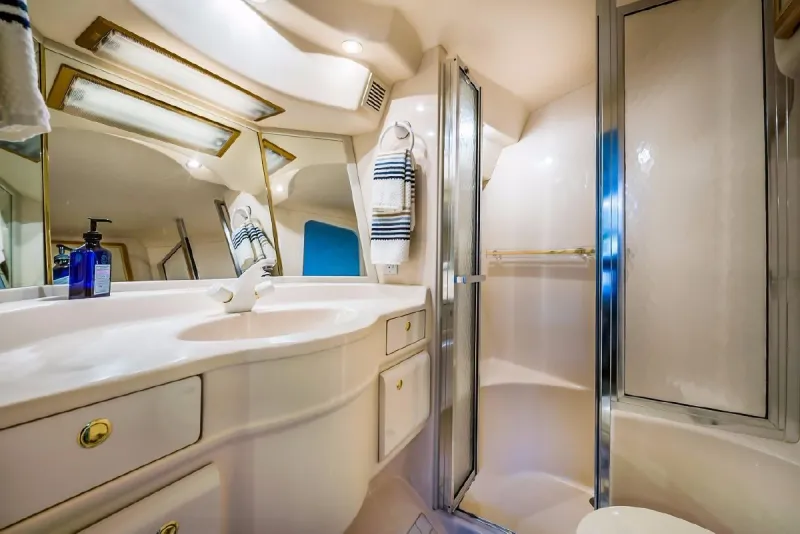Slide: The Image of Sea Ray 630 Super Sun Sport 1996 - 22