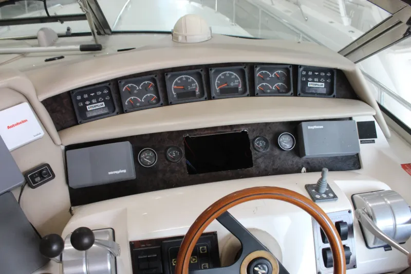 Slide: The Image of Sea Ray 630 Super Sun Sport 1996 - 25