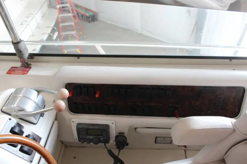 Slide: The Image of Sea Ray 630 Super Sun Sport 1996 - 24