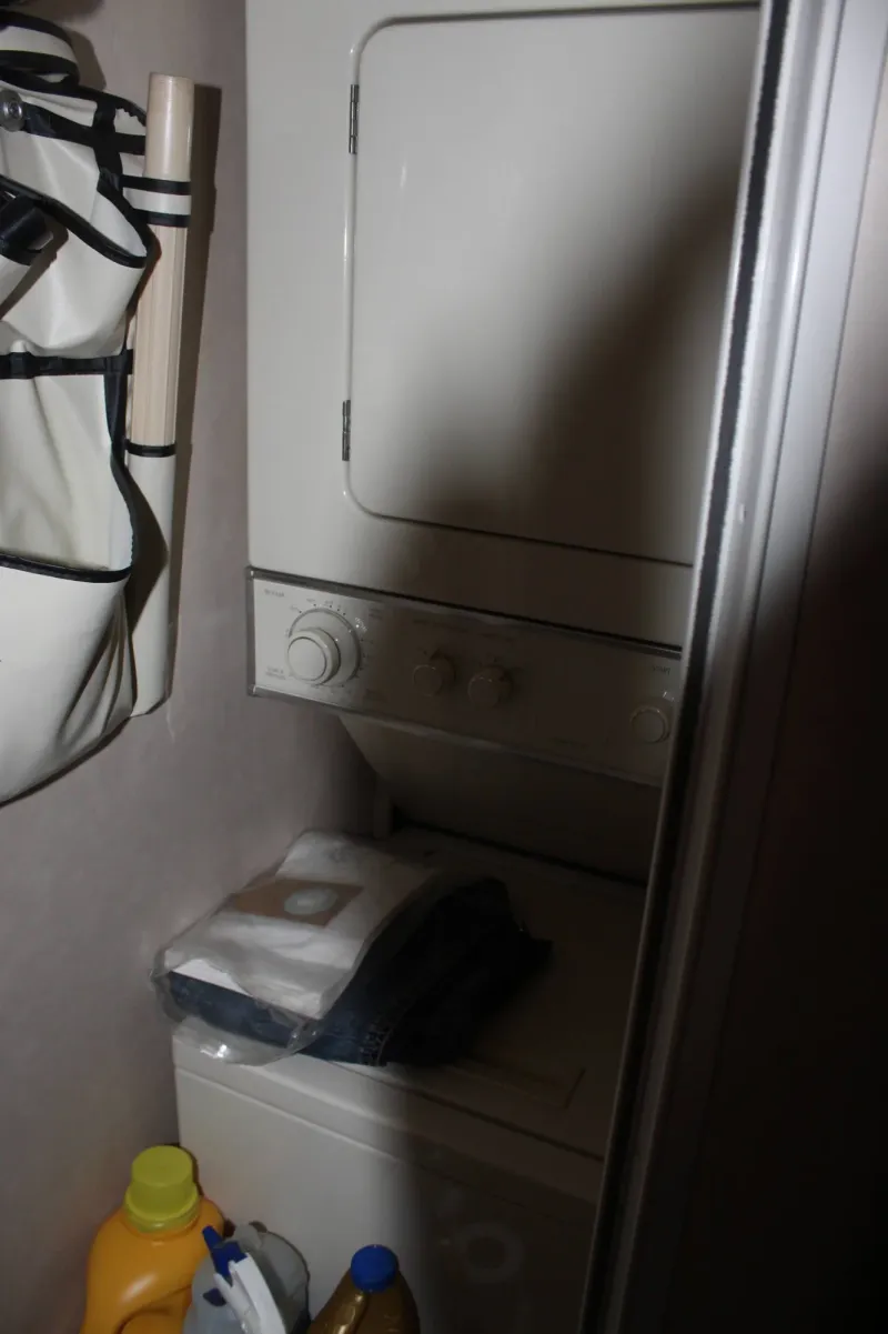 Slide: The Image of Sea Ray 630 Super Sun Sport 1996 - 35