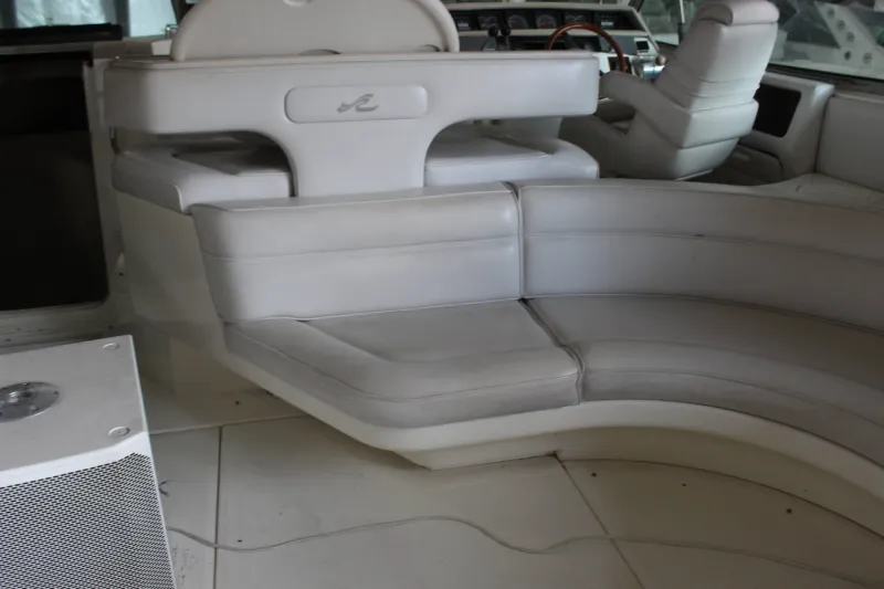 Slide: The Image of Sea Ray 630 Super Sun Sport 1996 - 14