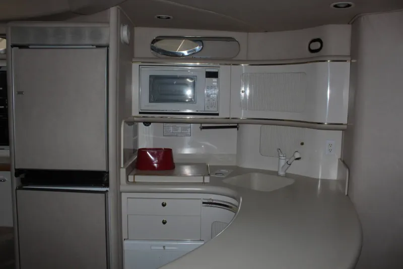 Slide: The Image of Sea Ray 630 Super Sun Sport 1996 - 30