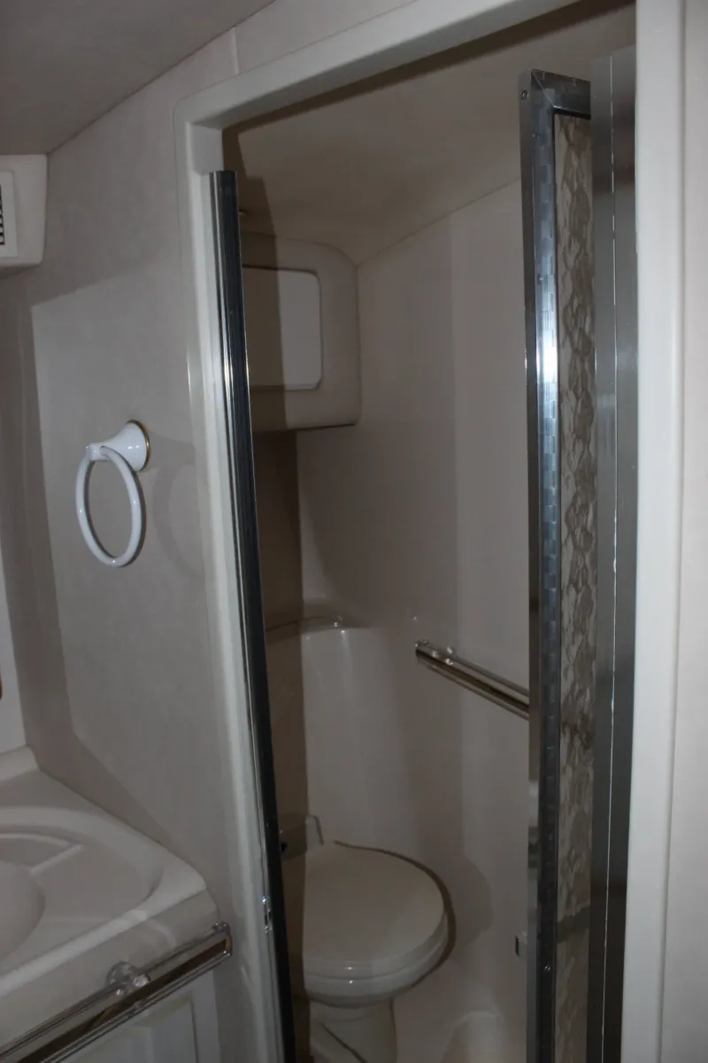 Slide: The Image of Sea Ray 630 Super Sun Sport 1996 - 38