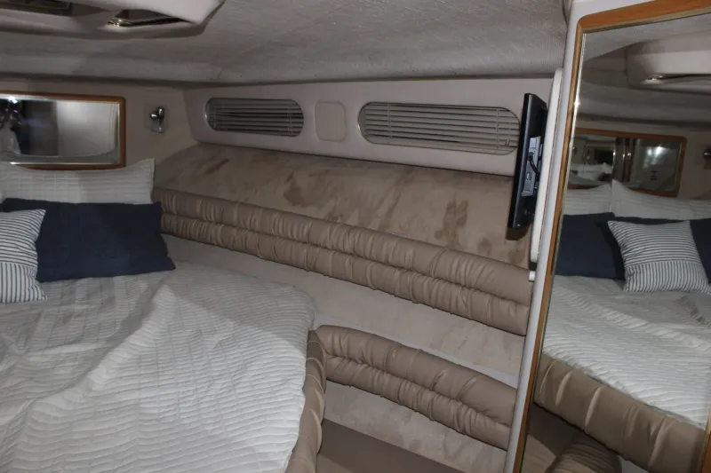 Slide: The Image of Sea Ray 630 Super Sun Sport 1996 - 40