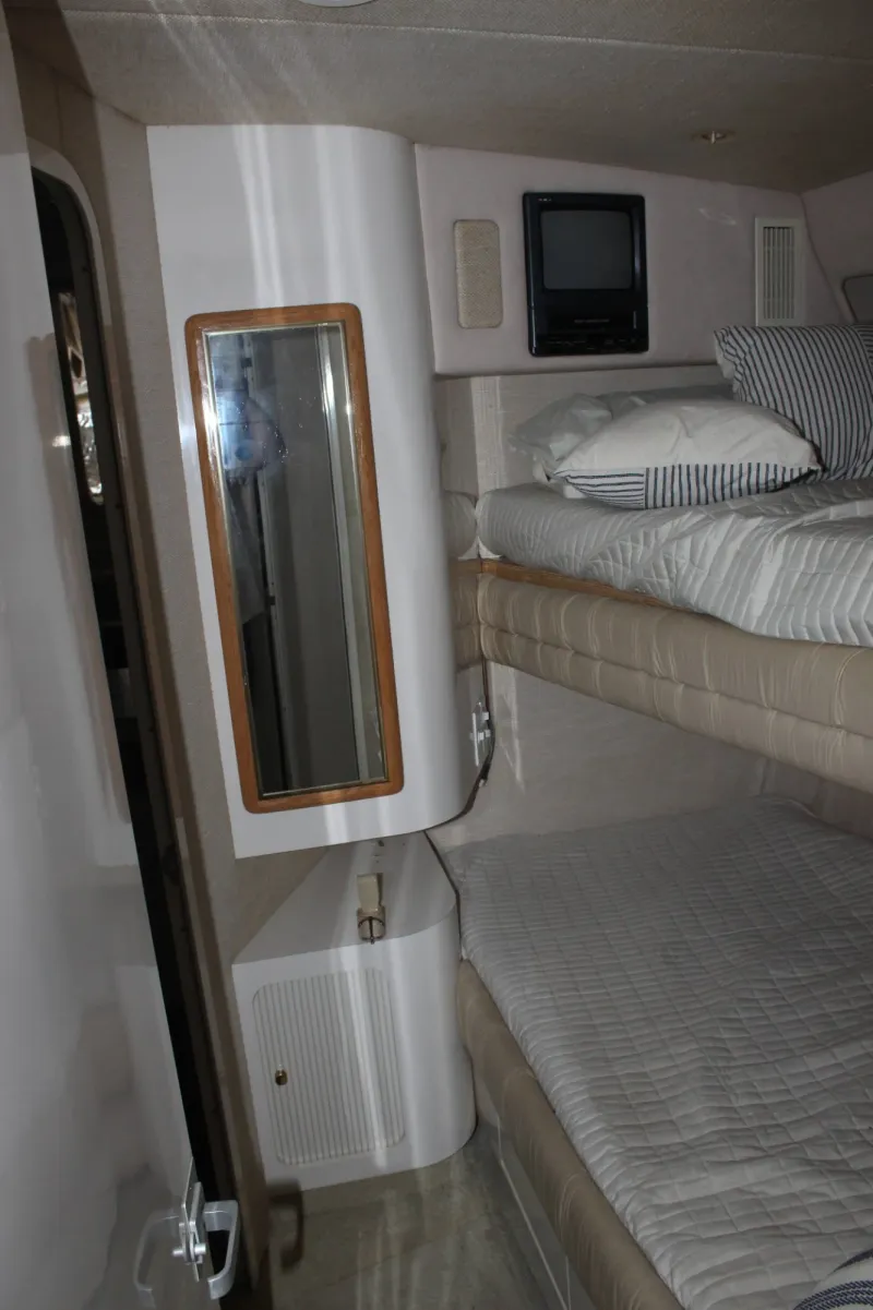 Slide: The Image of Sea Ray 630 Super Sun Sport 1996 - 37