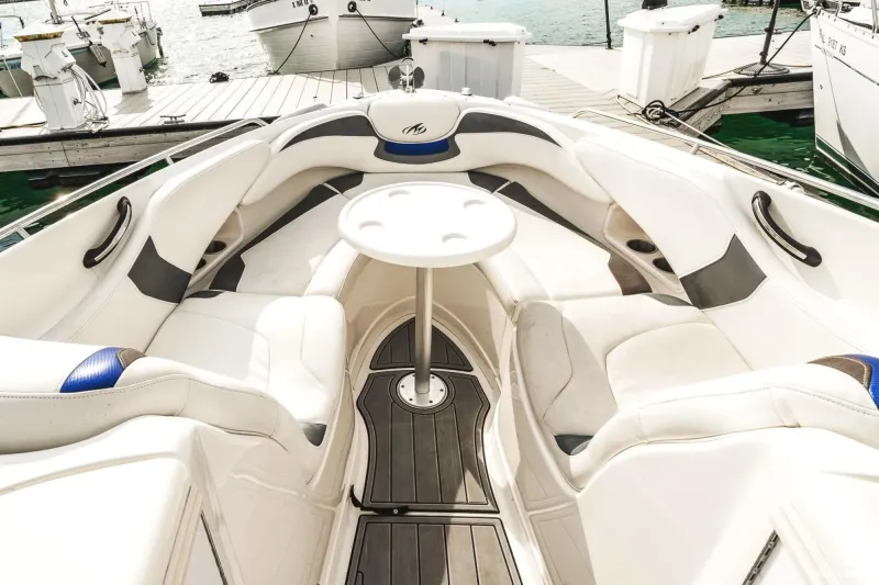 Slide: The Image of Monterey 318 SS 2011 - 18