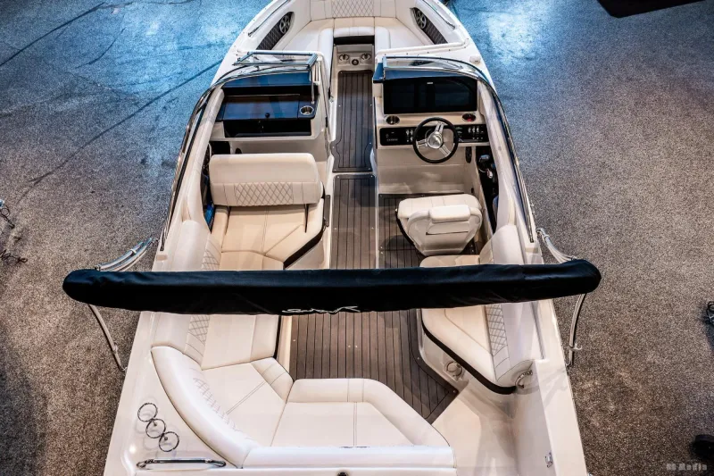 Slide: The Image of Sea Ray 230 SLX 2020 - 11