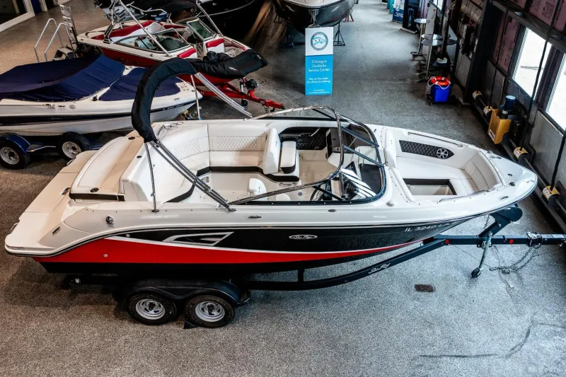 Slide: The Image of Sea Ray 230 SLX 2020 - 5