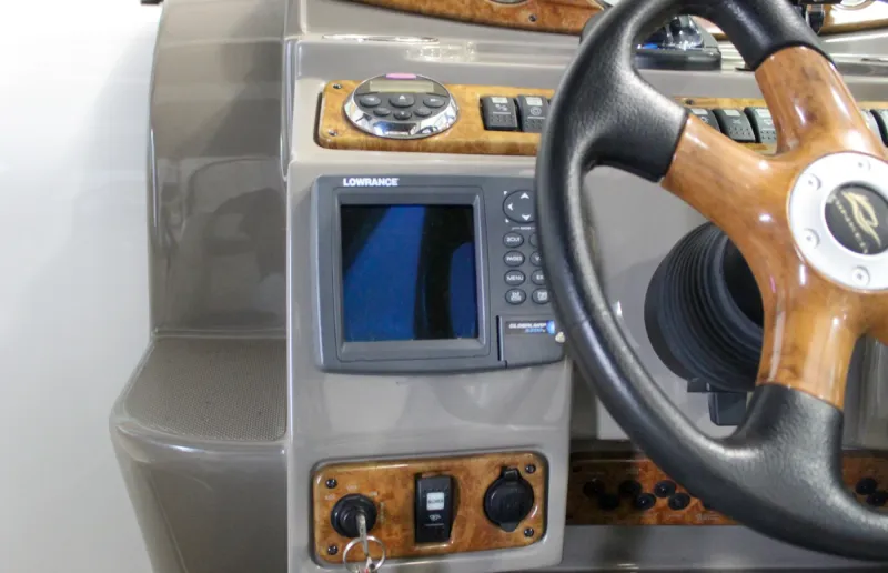 Slide: The Image of Rinker 280 express cruiser 2008 - 6