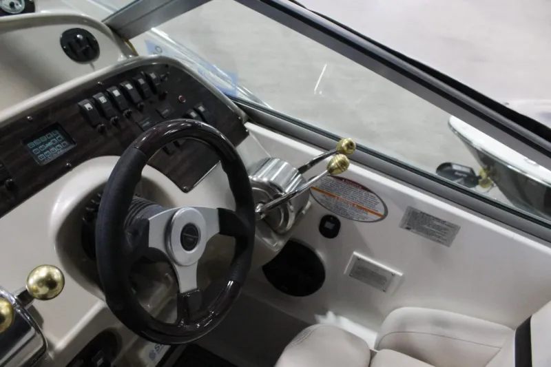Slide: The Image of Chaparral 350 Signature 2001 - 28