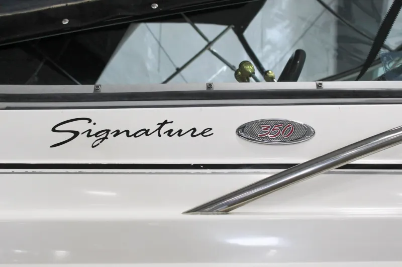 Slide: The Image of Chaparral 350 Signature 2001 - 7