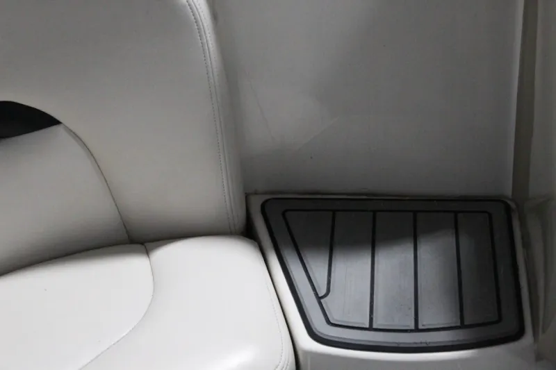 Slide: The Image of Chaparral 350 Signature 2001 - 32