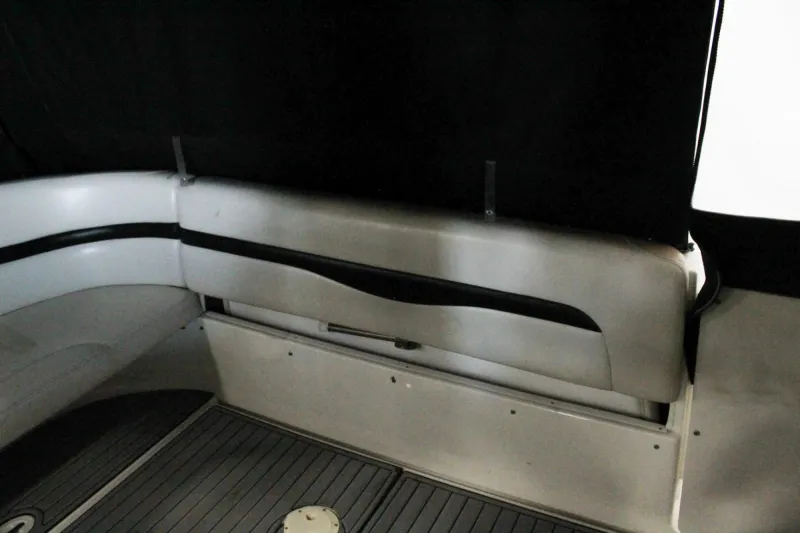 Slide: The Image of Chaparral 350 Signature 2001 - 17