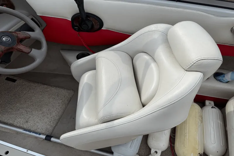 Slide: The Image of Crownline Boats 180BR 2006 - 13