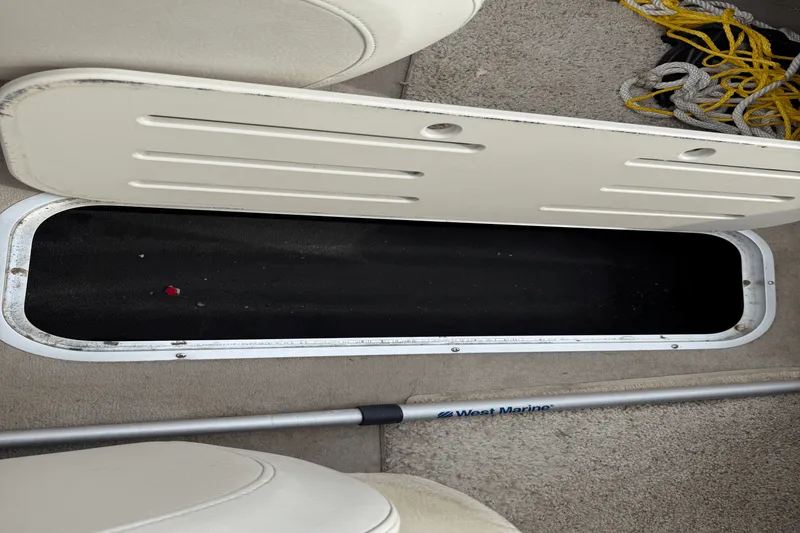 Slide: The Image of Crownline Boats 180BR 2006 - 23