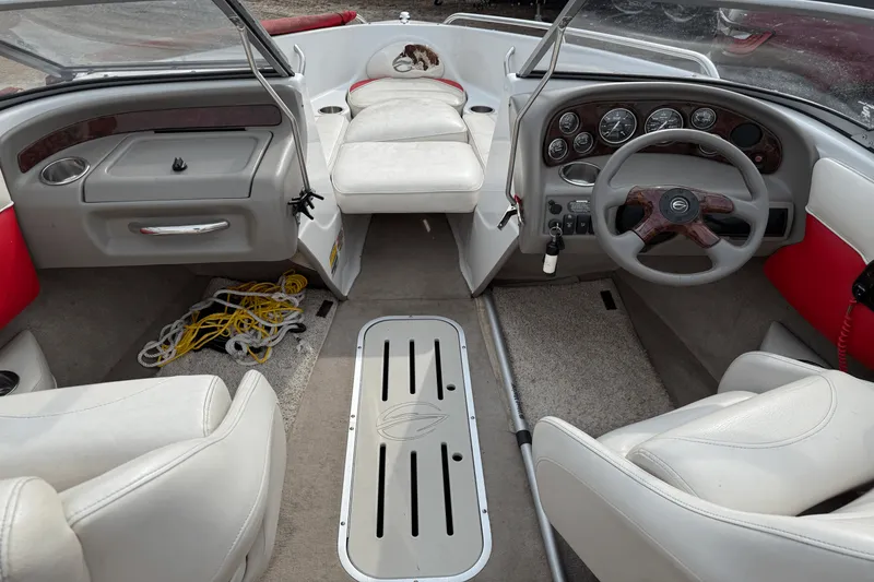 Slide: The Image of Crownline Boats 180BR 2006 - 3