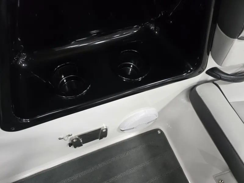 Slide: The Image of Yamaha 190SX 2025 - 12