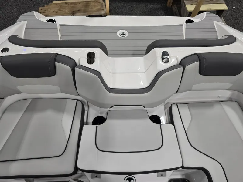 Slide: The Image of Yamaha 190SX 2025 - 13