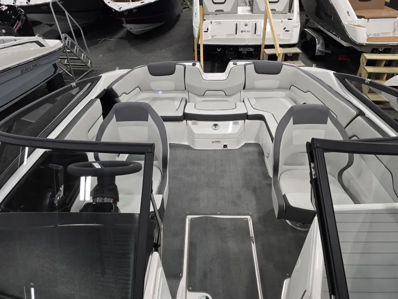 Slide: The Image of Yamaha 190SX 2025 - 4