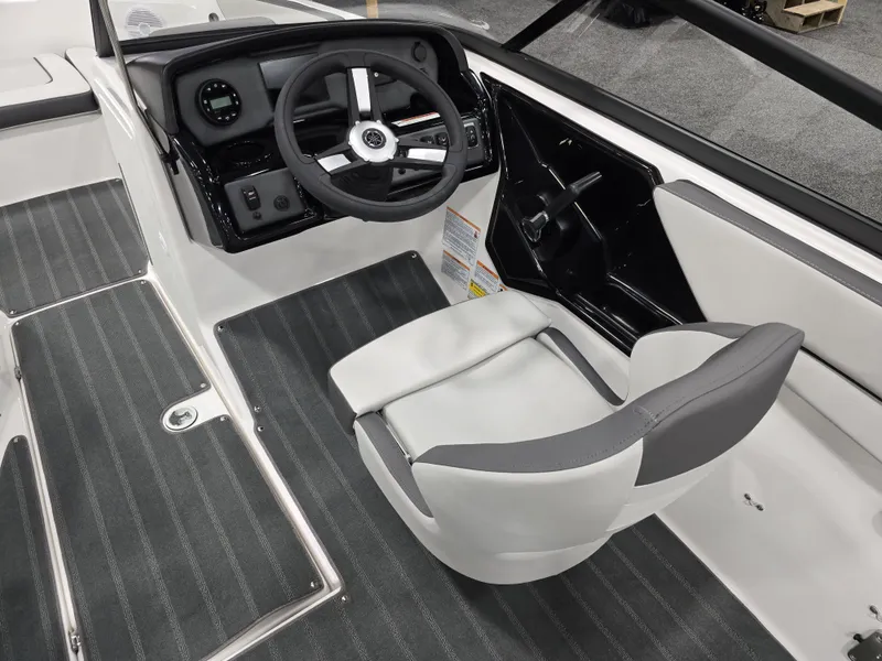 Slide: The Image of Yamaha 190SX 2025 - 6