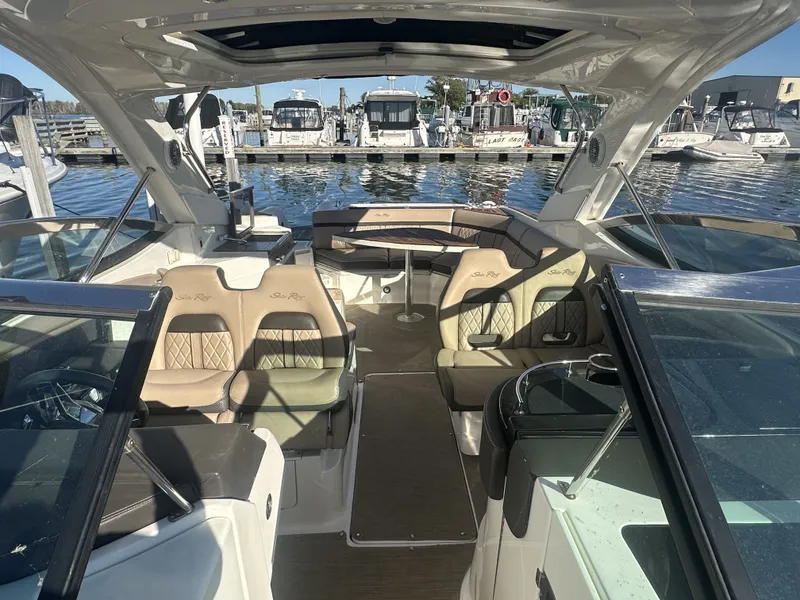 Slide: The Image of Sea Ray 350 SLX 2017 - 15