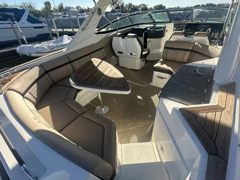 Slide: The Image of Sea Ray 350 SLX 2017 - 16