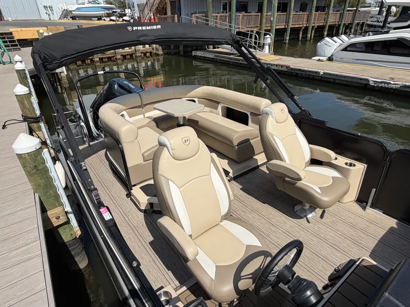 Slide: The Image of Premier 250 SOLARIS REV 2025 - 10