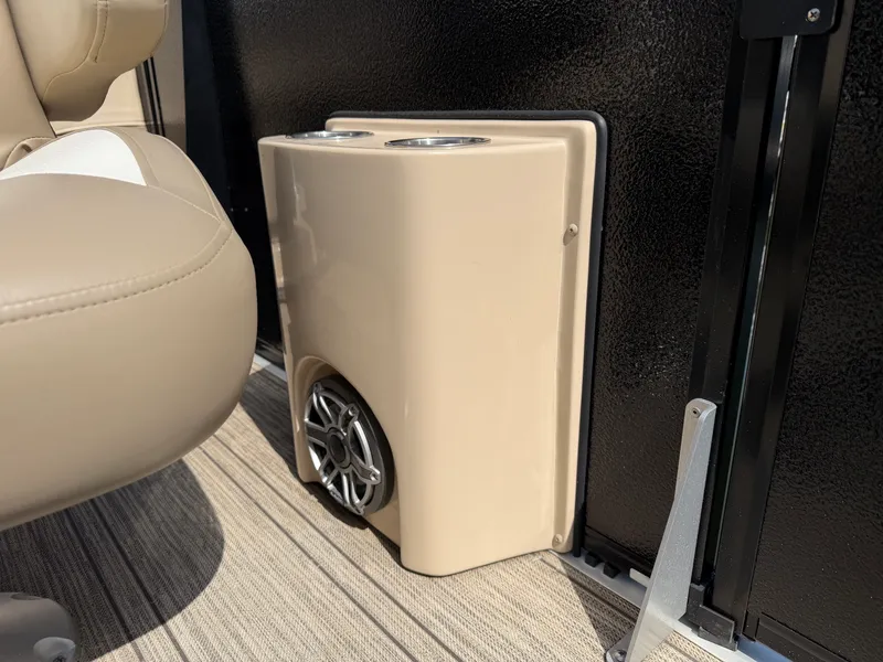 Slide: The Image of Premier 250 SOLARIS REV 2025 - 16