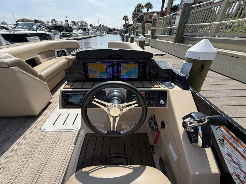 Slide: The Image of Premier 250 SOLARIS REV 2025 - 19