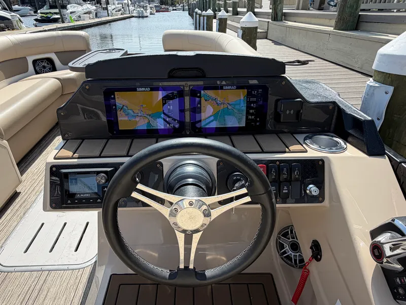 Slide: The Image of Premier 250 SOLARIS REV 2025 - 20