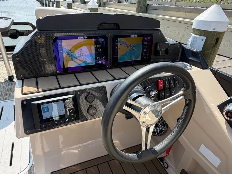 Slide: The Image of Premier 250 SOLARIS REV 2025 - 21