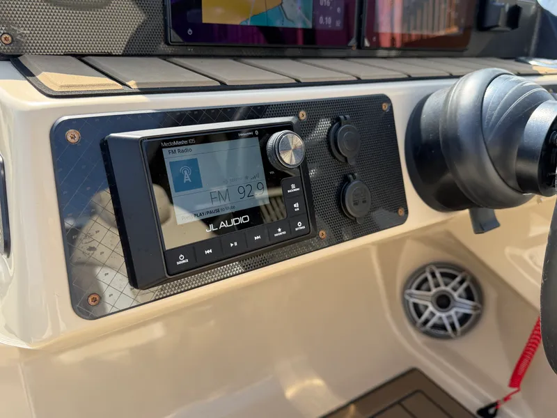 Slide: The Image of Premier 250 SOLARIS REV 2025 - 23