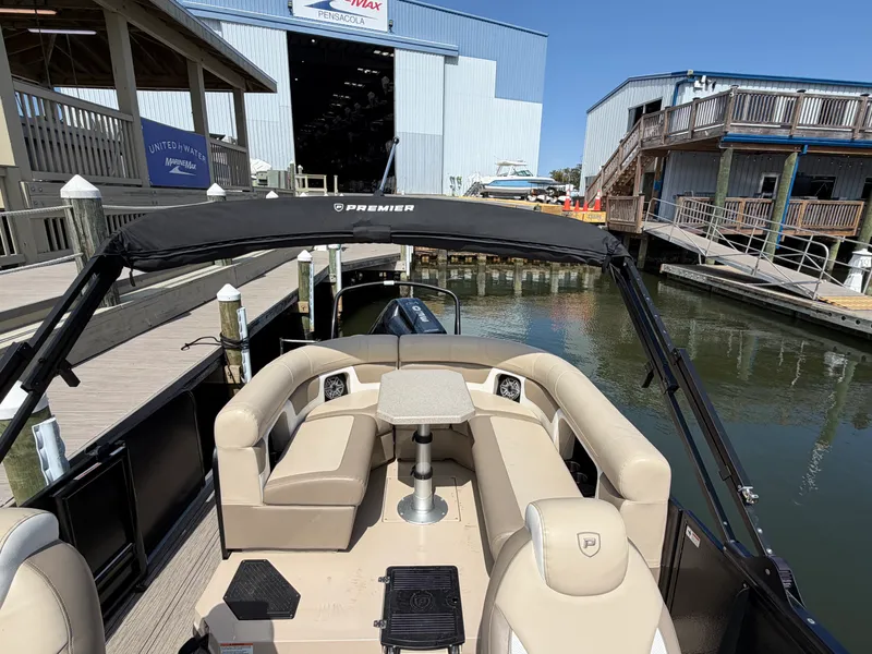 Slide: The Image of Premier 250 SOLARIS REV 2025 - 4