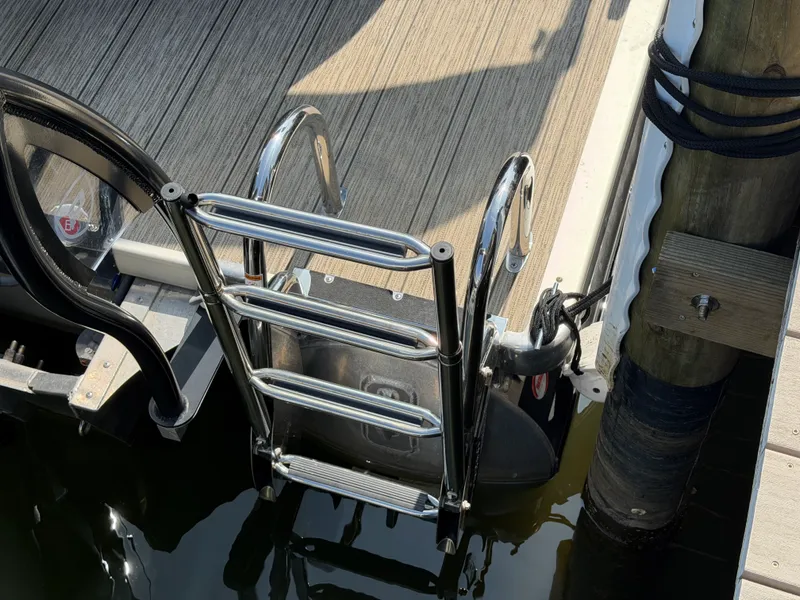 Slide: The Image of Premier 250 SOLARIS REV 2025 - 6