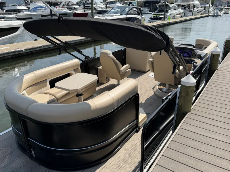 Slide: The Image of Premier 250 SOLARIS REV 2025 - 7