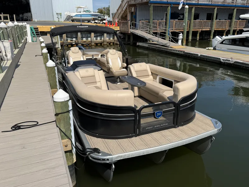Slide: The Image of Premier 250 SOLARIS REV 2025 - 8