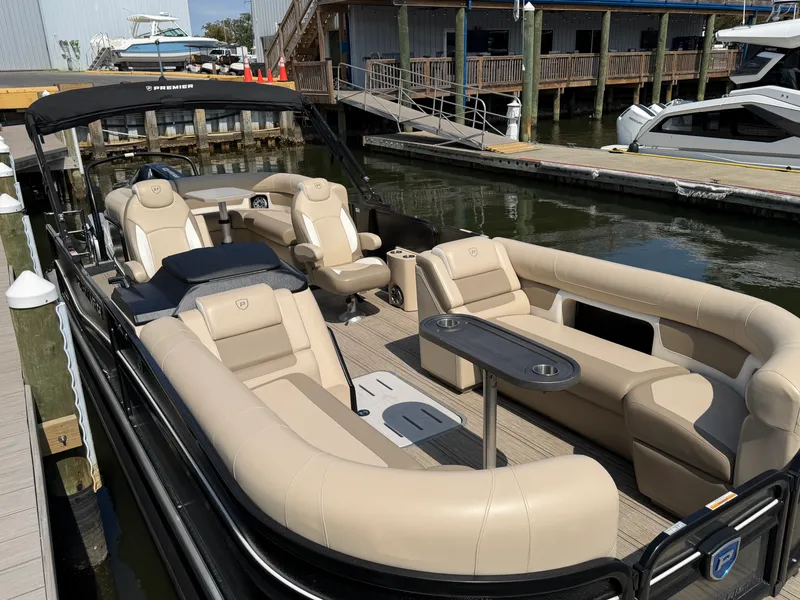 Slide: The Image of Premier 250 SOLARIS REV 2025 - 9