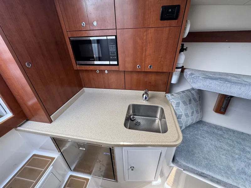 Slide: The Image of Albemarle 30 Express 2022 - 38