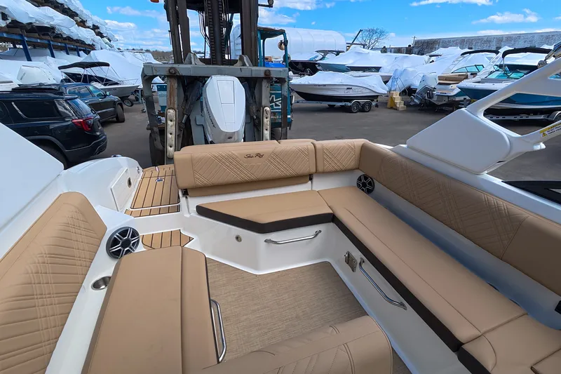 Slide: The Image of Sea Ray SDX 270 Outboard 2026 - 17