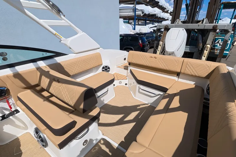 Slide: The Image of Sea Ray SDX 270 Outboard 2026 - 18
