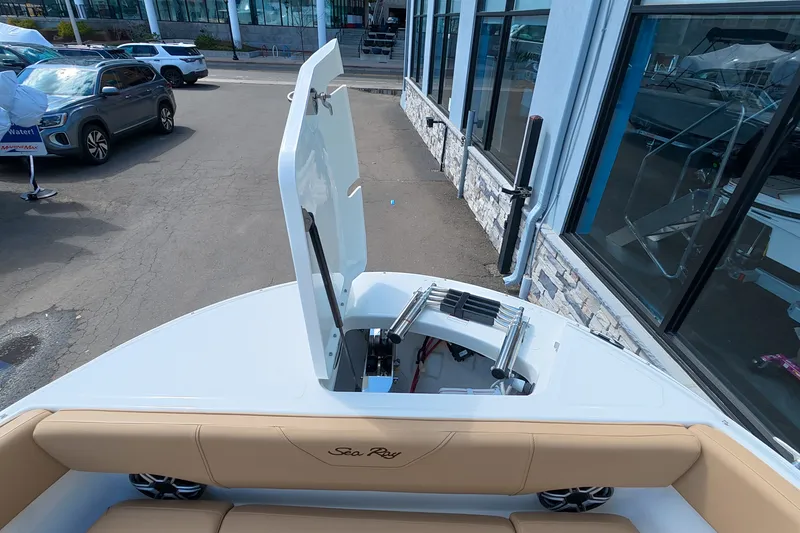 Slide: The Image of Sea Ray SDX 270 Outboard 2026 - 51