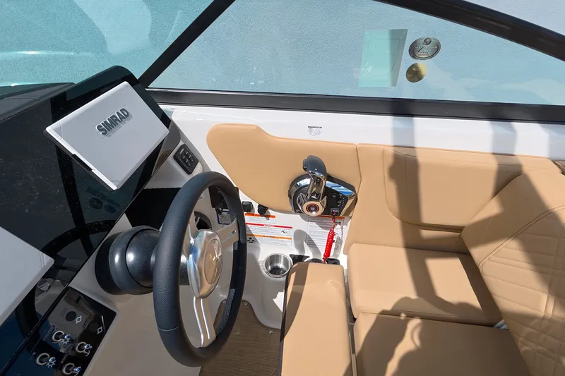 Slide: The Image of Sea Ray SDX 270 Outboard 2026 - 31