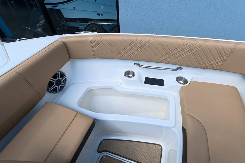 Slide: The Image of Sea Ray SDX 270 Outboard 2026 - 48